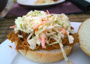 pulled pork hampurilainen coleslawilla